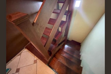 Casa à venda com 220m², 3 quartos e 2 vagas