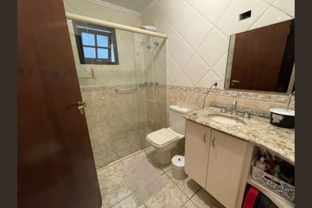 Casa à venda com 220m², 3 quartos e 2 vagas