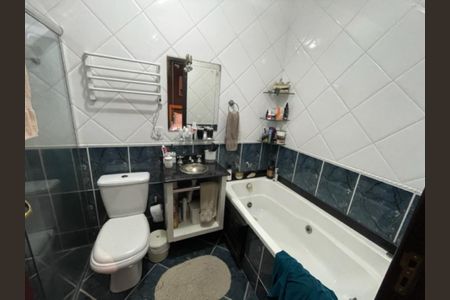 Casa à venda com 220m², 3 quartos e 2 vagas