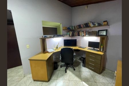 Casa à venda com 220m², 3 quartos e 2 vagas