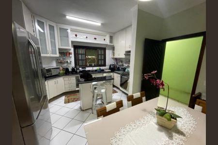 Casa à venda com 220m², 3 quartos e 2 vagas