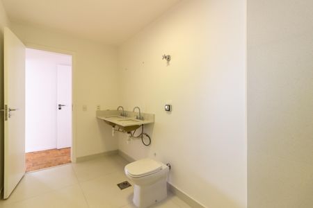 Apartamento à venda com 140m², 2 quartos e 1 vaga Apartamento à venda com 140m², 2 quartos e 1 vagaBanheiro da Suíte