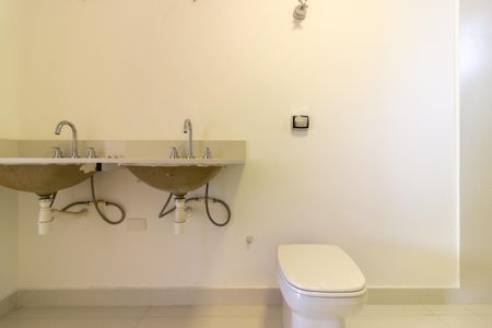 Apartamento à venda com 140m², 2 quartos e 1 vaga Apartamento à venda com 140m², 2 quartos e 1 vagaBanheiro da Suíte