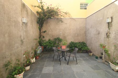 Casa para alugar com 125m², 3 quartos e 2 vagasFundos da casa