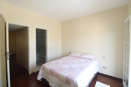 Casa para alugar com 125m², 3 quartos e 2 vagasSuíte