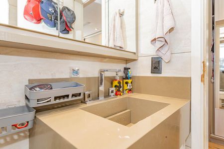 Apartamento à venda com 197m², 3 quartos e 3 vagasBanheiro da Suíte 1