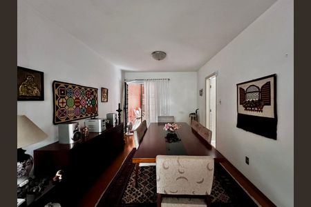 Casa à venda com 132m², 3 quartos e 2 vagas Casa à venda com 132m², 3 quartos e 2 vagasSala