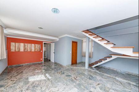 Apartamento para alugar com 240m², 4 quartos e 2 vagas Apartamento para alugar com 240m², 4 quartos e 2 vagasSala 2 - Térreo