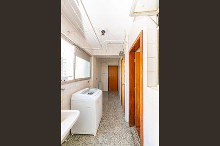 Apartamento para alugar com 240m², 4 quartos e 2 vagas Apartamento para alugar com 240m², 4 quartos e 2 vagasÁrea de Serviço