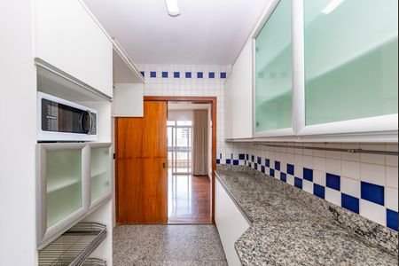 Apartamento para alugar com 240m², 4 quartos e 2 vagas Apartamento para alugar com 240m², 4 quartos e 2 vagasCozinha
