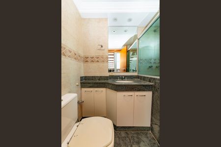 Apartamento para alugar com 240m², 4 quartos e 2 vagas Apartamento para alugar com 240m², 4 quartos e 2 vagasBanheiro Social 2 - Térreo