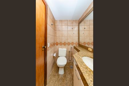 Apartamento para alugar com 240m², 4 quartos e 2 vagas Apartamento para alugar com 240m², 4 quartos e 2 vagasBanheiro Social