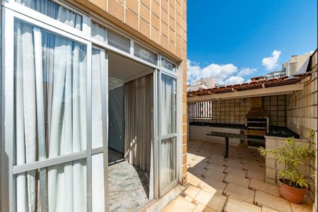 Apartamento para alugar com 240m², 4 quartos e 2 vagas Apartamento para alugar com 240m², 4 quartos e 2 vagasVaranda gourmet