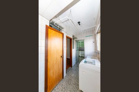 Apartamento para alugar com 240m², 4 quartos e 2 vagas Apartamento para alugar com 240m², 4 quartos e 2 vagasÁrea de Serviço