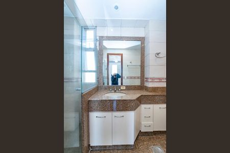 Apartamento para alugar com 240m², 4 quartos e 2 vagas Apartamento para alugar com 240m², 4 quartos e 2 vagasBanheiro da Suíte