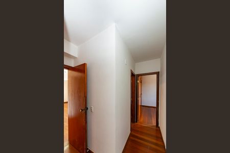 Apartamento para alugar com 240m², 4 quartos e 2 vagas Apartamento para alugar com 240m², 4 quartos e 2 vagasCorredor