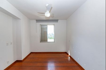 Apartamento para alugar com 240m², 4 quartos e 2 vagas Apartamento para alugar com 240m², 4 quartos e 2 vagasSuíte