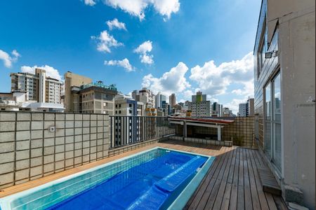 Apartamento para alugar com 240m², 4 quartos e 2 vagas Apartamento para alugar com 240m², 4 quartos e 2 vagasPiscina