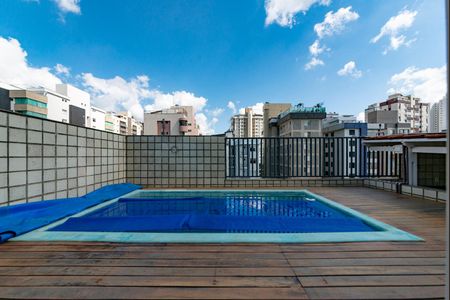 Apartamento para alugar com 240m², 4 quartos e 2 vagas Apartamento para alugar com 240m², 4 quartos e 2 vagasPiscina