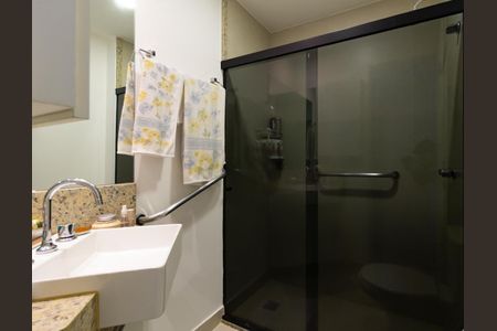 Apartamento à venda com 140m², 3 quartos e 1 vaga Apartamento à venda com 140m², 3 quartos e 1 vagaBanheiro da suíte 1