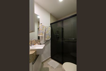 Apartamento à venda com 140m², 3 quartos e 1 vaga Apartamento à venda com 140m², 3 quartos e 1 vagaBanheiro da suíte 1