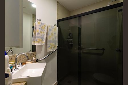Apartamento à venda com 140m², 3 quartos e 1 vaga Apartamento à venda com 140m², 3 quartos e 1 vagaBanheiro da suíte 1