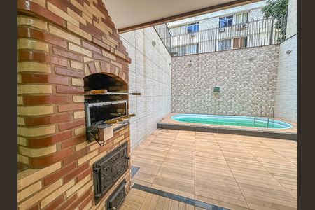 Casa à venda com 320m², 4 quartos e 2 vagas Casa à venda com 320m², 4 quartos e 2 vagasChurrasqueira