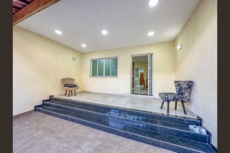 Casa à venda com 320m², 4 quartos e 2 vagas Casa à venda com 320m², 4 quartos e 2 vagasQuintal