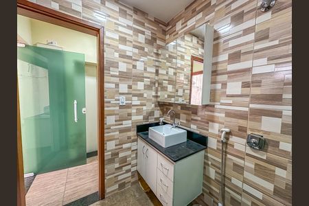 Casa à venda com 320m², 4 quartos e 2 vagas Casa à venda com 320m², 4 quartos e 2 vagasBanheiro Social 1