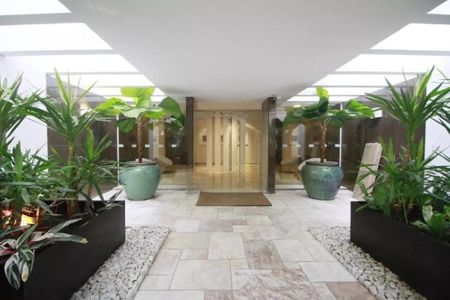 Apartamento à venda com 180m², 2 quartos e 2 vagas
