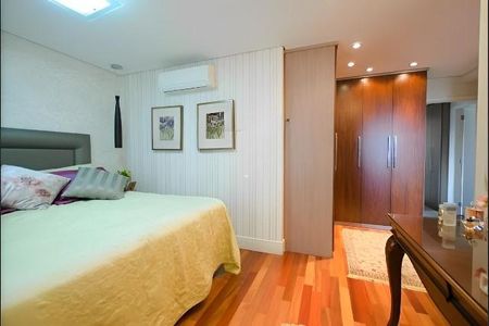 Apartamento à venda com 216m², 3 quartos e 4 vagas