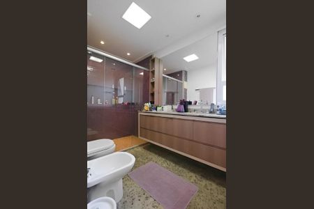 Apartamento à venda com 216m², 3 quartos e 4 vagas