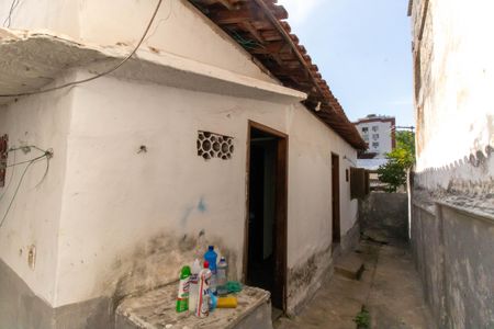 Casa à venda com 40m², 1 quarto e sem vaga Casa à venda com 40m², 1 quarto e sem vagaFachada
