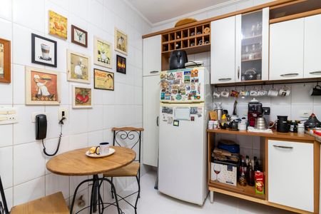 Casa de condomínio à venda com 190m², 3 quartos e 3 vagas Casa de condomínio à venda com 190m², 3 quartos e 3 vagasCozinha