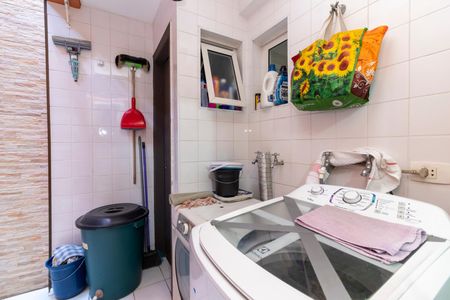 Casa de condomínio à venda com 190m², 3 quartos e 3 vagas Casa de condomínio à venda com 190m², 3 quartos e 3 vagasÁrea de Serviço