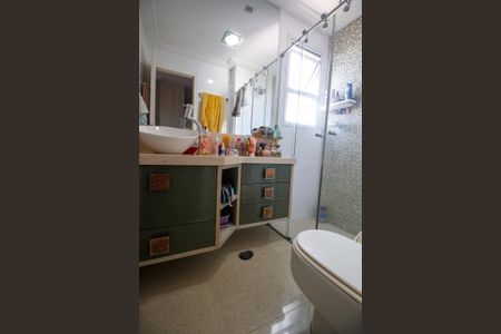 Apartamento à venda com 256m², 4 quartos e 3 vagasBanheiro da Suíte 1