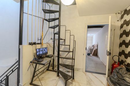Casa à venda com 201m², 3 quartos e sem vaga Casa à venda com 201m², 3 quartos e sem vagaCorredor