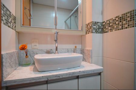 Apartamento à venda com 71m², 2 quartos e 2 vagasBanheiro da Suíte