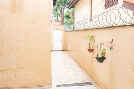 Casa à venda com 525m², 4 quartos e 6 vagas Casa à venda com 525m², 4 quartos e 6 vagasÁrea de Serviço