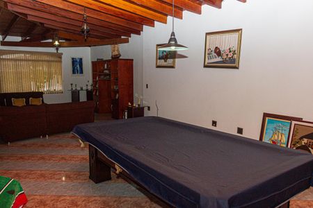 Casa à venda com 525m², 4 quartos e 6 vagas Casa à venda com 525m², 4 quartos e 6 vagasSala de Jogos