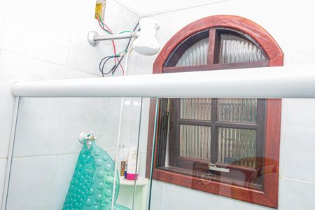 Casa à venda com 525m², 4 quartos e 6 vagas Casa à venda com 525m², 4 quartos e 6 vagasBanheiro Piscina