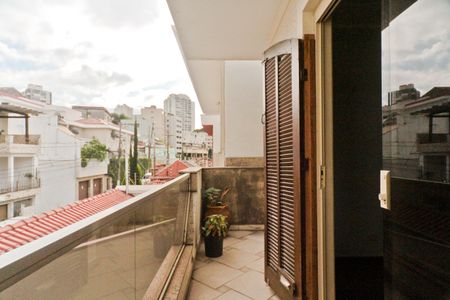 Casa à venda com 193m², 3 quartos e 4 vagas Casa à venda com 193m², 3 quartos e 4 vagasVaranda