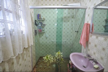 Casa à venda com 400m², 2 quartos e 3 vagasBanheiro