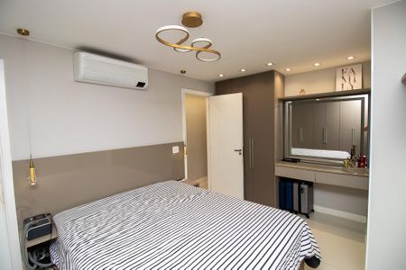 Apartamento à venda com 117m², 3 quartos e 2 vagasSuíte 1