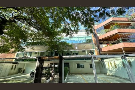 Apartamento à venda com 117m², 3 quartos e 2 vagasFachada