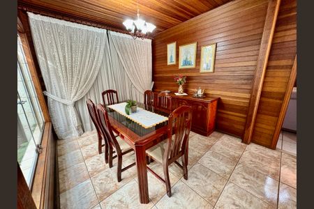 Casa à venda com 750m², 3 quartos e 6 vagas Casa à venda com 750m², 3 quartos e 6 vagasSala de Jantar