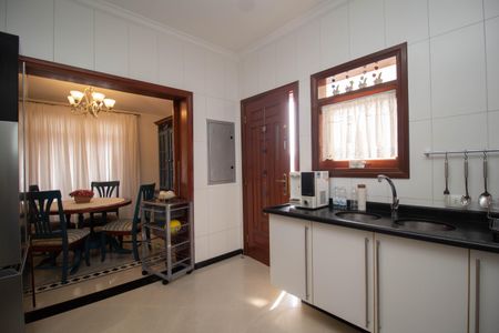 Casa à venda com 400m², 4 quartos e 8 vagas Casa à venda com 400m², 4 quartos e 8 vagasCozinha