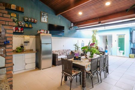 Casa à venda com 360m², 3 quartos e sem vagaQuintal