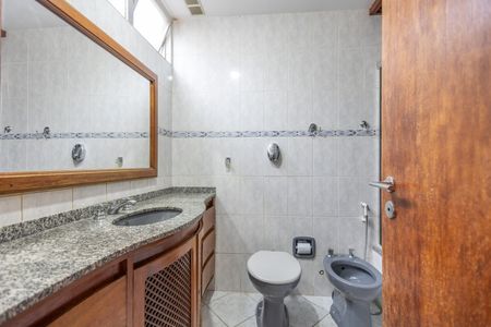 Apartamento à venda com 110m², 3 quartos e 2 vagasBanheiro do Quarto 1