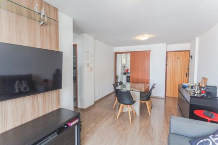 Apartamento à venda com 75m², 3 quartos e 2 vagas Apartamento à venda com 75m², 3 quartos e 2 vagasSala